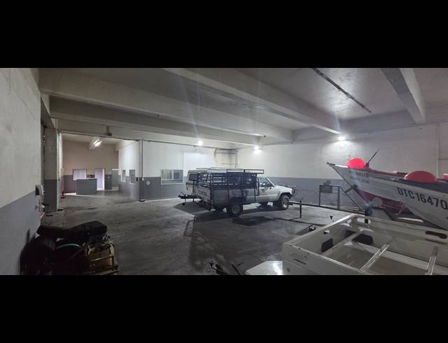 318M² WAREHOUSE TO LET IN WELLINGTON CENTRAL